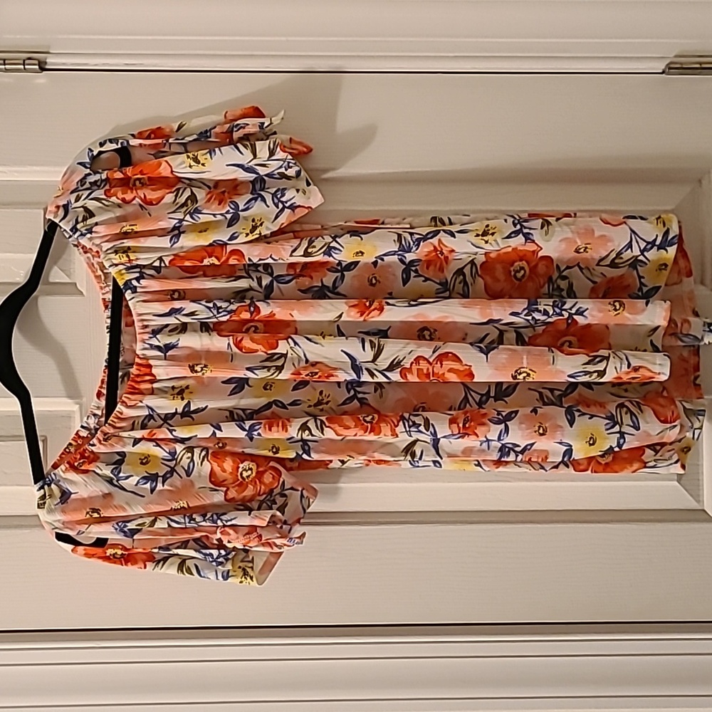 CURE BRAND WOMEN'S SHORT SLEEVES SCOOPNECK FLORAL TOP SIZE SMALL